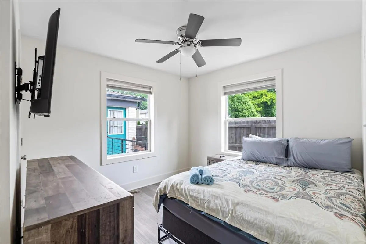306C State St 2Br Apt Close To Uptown Charlotte