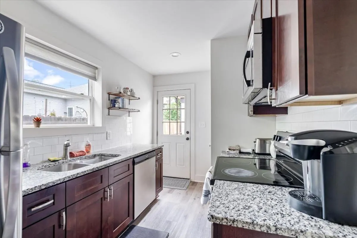 306C State St 2Br Apt Close To Uptown Charlotte Apartment