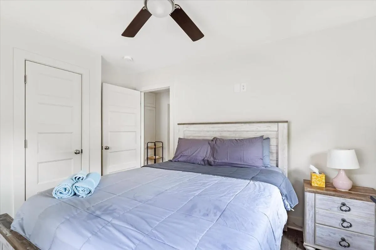 306C State St 2Br Apt Close To Uptown Charlotte Apartment